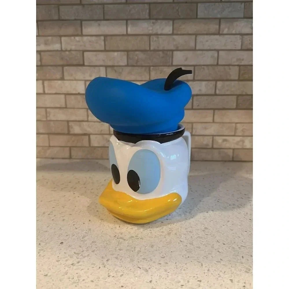 Disney's Parks‎ "DONALD DUCK" with blue topper ceramic coffee mug/cup!